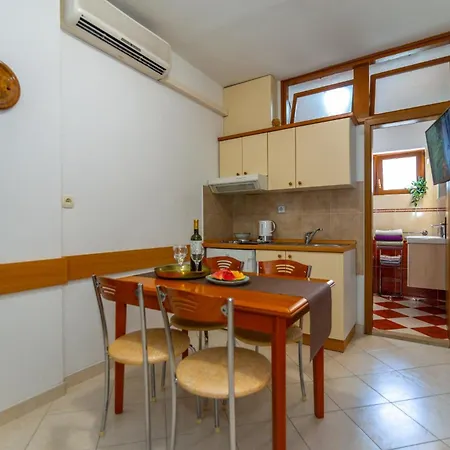 Center Ana Daire Makarska