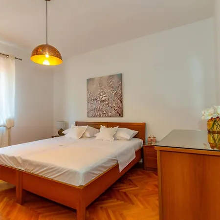 Daire Center Ana Makarska