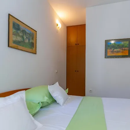 Apartment Center Ana Makarska