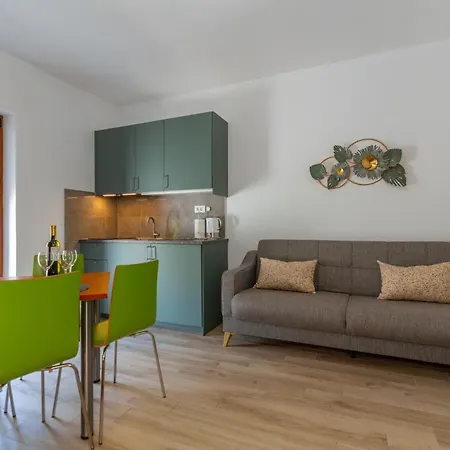 Center Ana Apartment Makarska