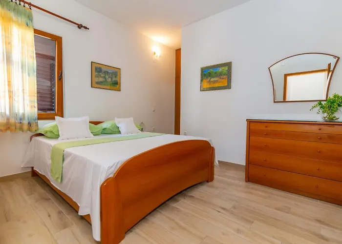 Center Ana Apartment Makarska