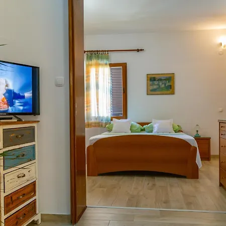 Center Ana Apartman *