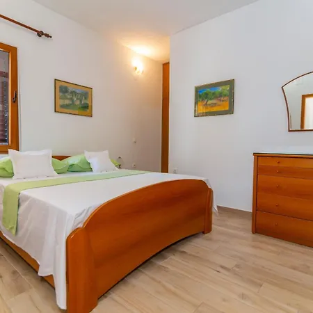 Center Ana Apartman Makarska