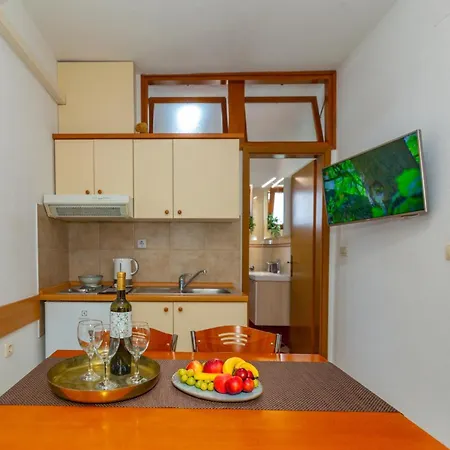 Appartement Center Ana *