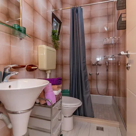 Center Ana Appartement Makarska